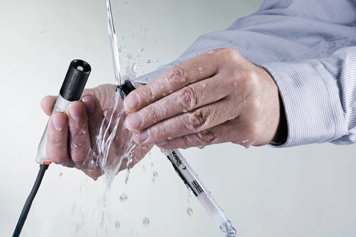 Solving the Challenges of pH, ORP, Conductivity & DO Measurement with Digital Sensor Technology